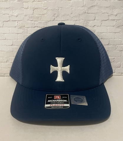 In Hoc Blue – Performance Trucker Hat